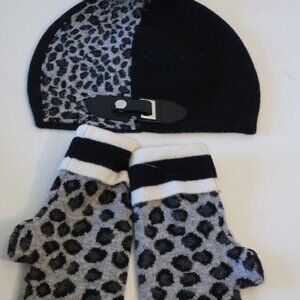 NWT Womens Tina Demel 2PC Blk Animal Sequin Beanie Hat W/Fox Fur Ball & Gloves